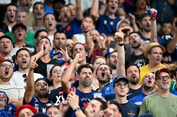 Comment établir un plan CRM adapté à un public de supporters ?