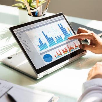 Modèles d’attribution : optimiser la mesure de vos actions marketing [+ GUIDE]
